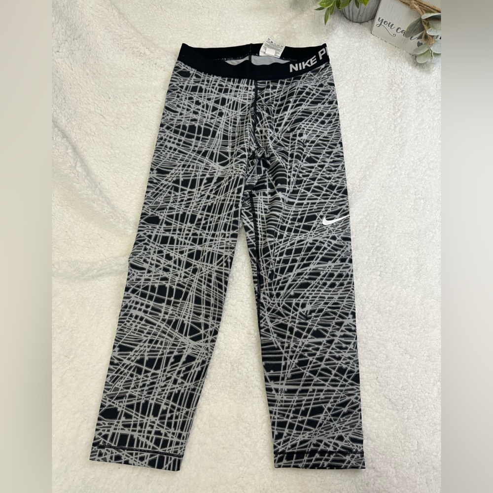 NikePro calf leggings Size small